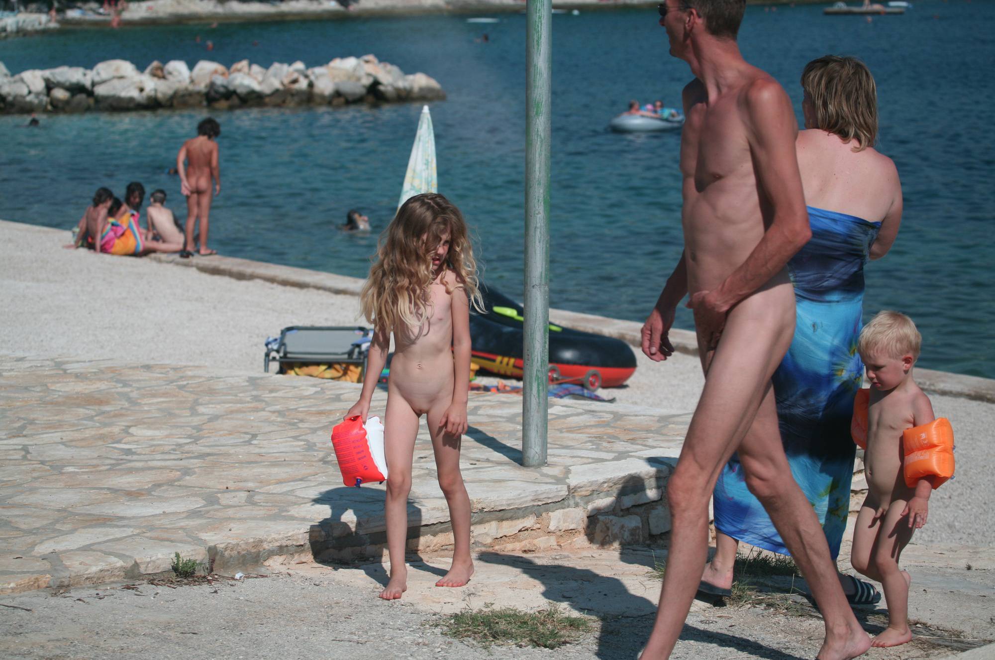 Nudist Photos Follow Kai Beach Families - 2